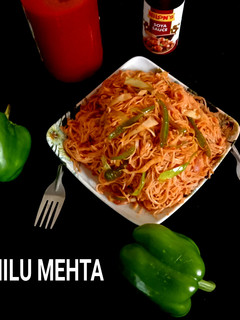 स्पाइसी चिल्ली नूडल्स (Spicy chilli noodles recipe in hindi) रेसिपी मुख्य फोटो