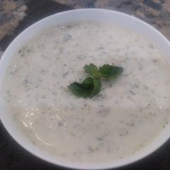 A picture of Cucumber & mint raita.