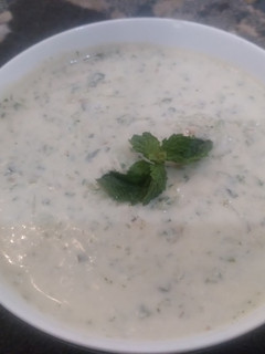A picture of Cucumber & mint raita.