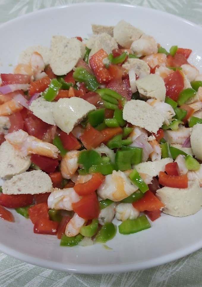 Una foto de Picadillo con langostinos y huevas de merluza