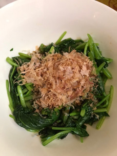 日式涼拌菠菜 的食譜成品照片