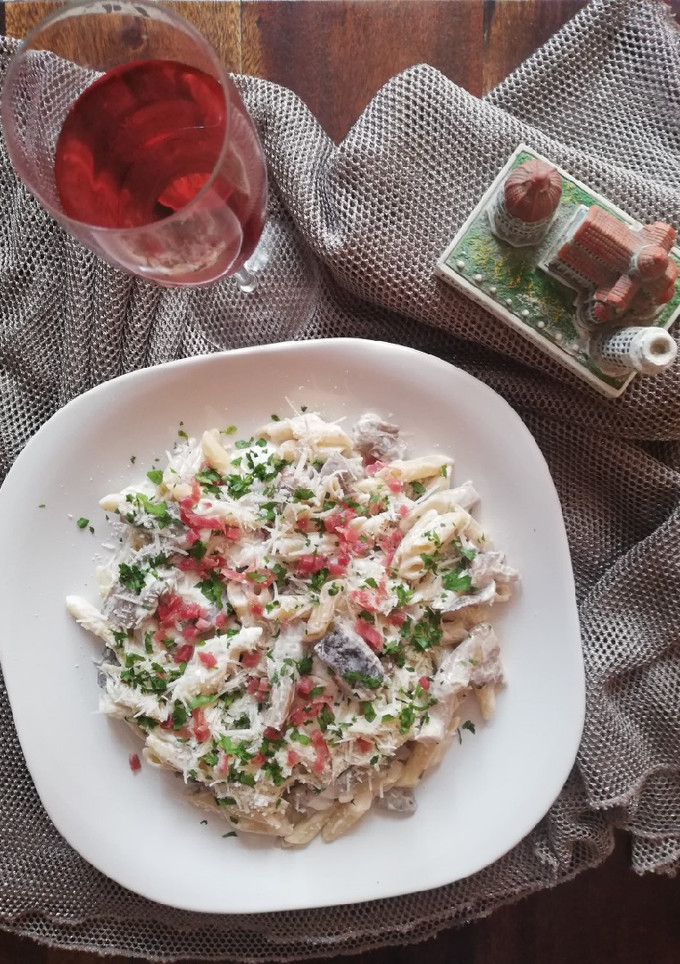 Una foto de Macarrones al estilo ibérico