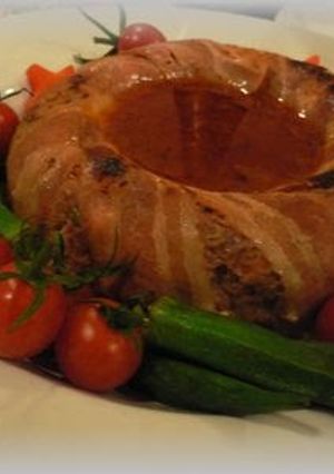 A picture of Christmas Meatloaf.
