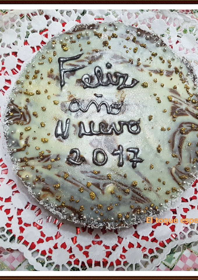 Una foto de Tarta rellena de trufa 2017