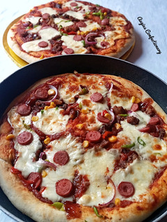 A picture of Suya Pizza.