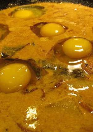 A picture of Egg wit coconut.