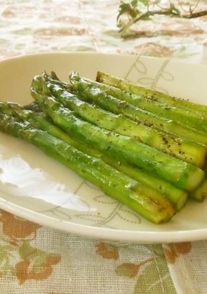 A picture of Sautéed Asparagus with Shiro Dashi.
