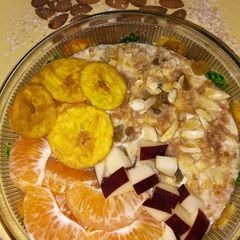 A picture of Muesli with oats.