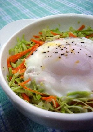 A picture of Cabbage & Steamed Fried Eggs.