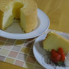 A picture of Basic Fluffy Chiffon Cake.