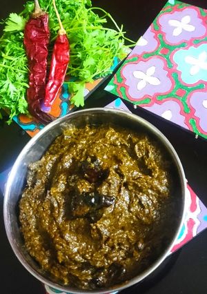 A picture of Coriander leaves thokku.