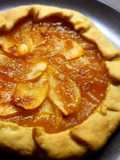 Quiche mele e marmellata di albicocca