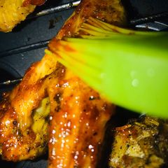 A picture of Oven grilled Chicken wings.