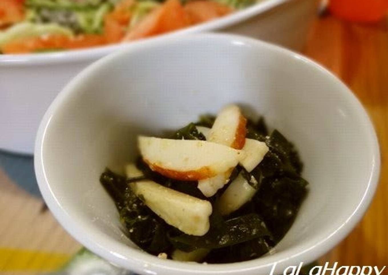 Super Easy Korean-Style Wakame & Kamaboko in Vinegar Dressing