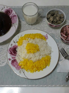 عکسی از دستور فسنجون با سینه بوقلمون🦃