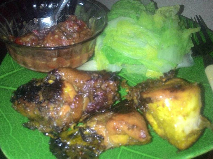 Bagaimana Menyiapkan Ayam bakar kalasan yang Lezat Sekali