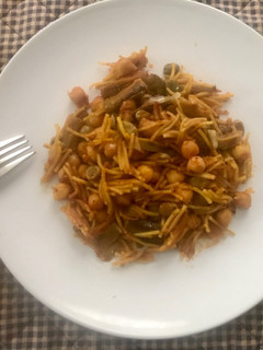 Una foto de Fideuà vegetariana