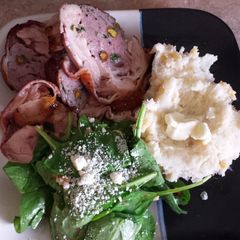 A picture of Stuffed chicken legs..
