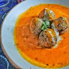 A picture of Vegan Meatball Curry.