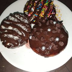 A picture of 🍩Sprinkle Chocolate Doughnuts🍩.