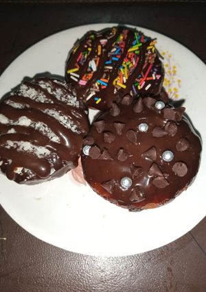 A picture of 🍩Sprinkle Chocolate Doughnuts🍩.