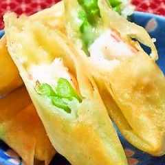 A picture of Easy Shrimp and Asparagus Salad Spring Rolls.