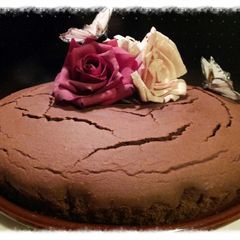 A picture of AMIEs CASTAGNA Cake.