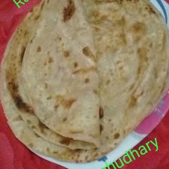 A picture of Maida ka paratha.
