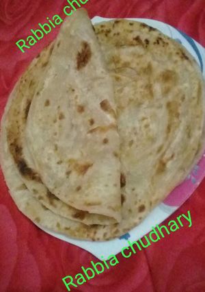 A picture of Maida ka paratha.