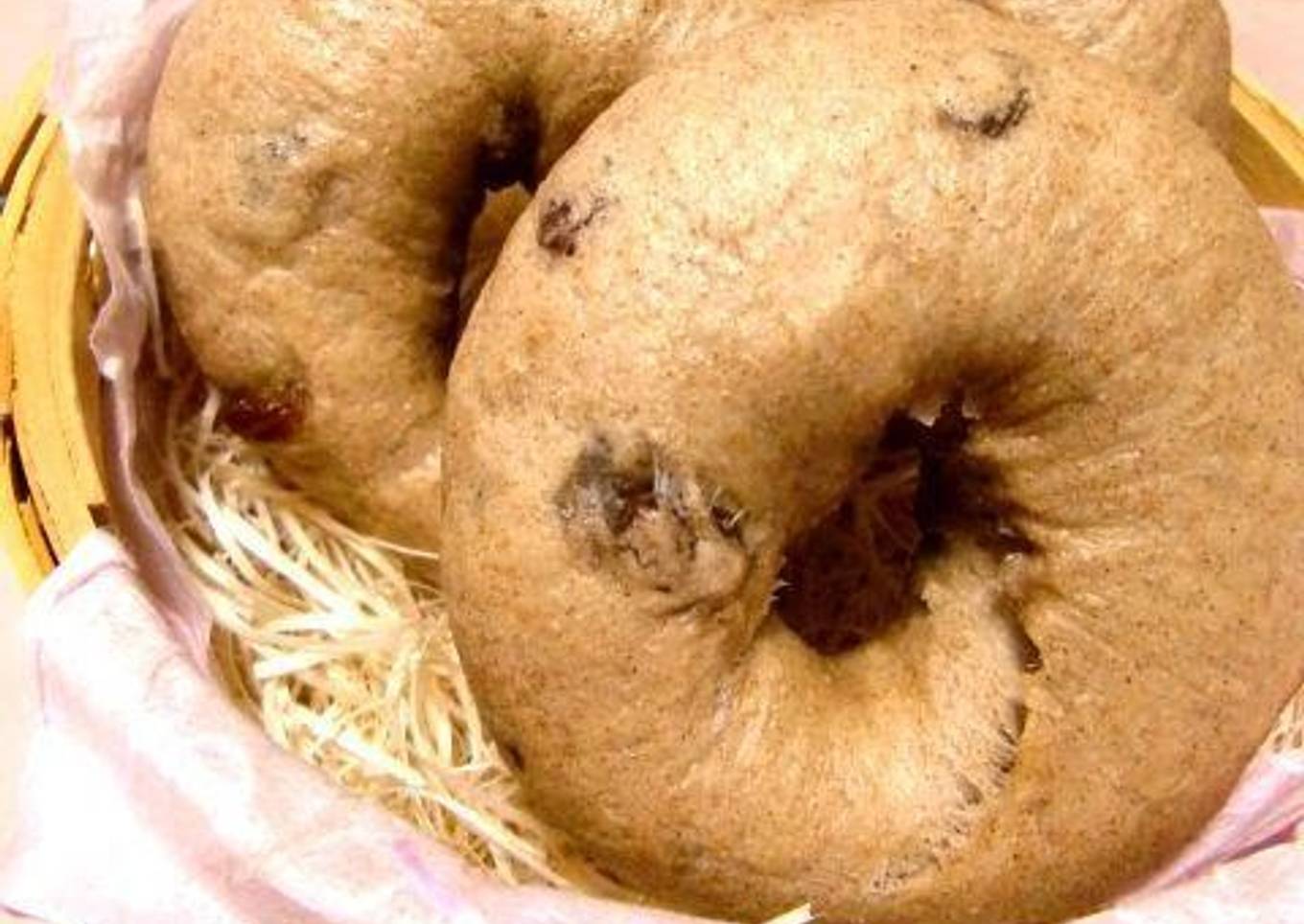 Chewy Cinnamon Raisin Bagel