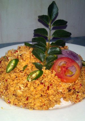 A picture of Egg and coconut scramble sambol.