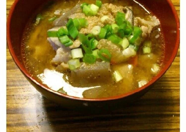 Steps to Prepare Speedy Tonjiru (Japanese Pork Soup)