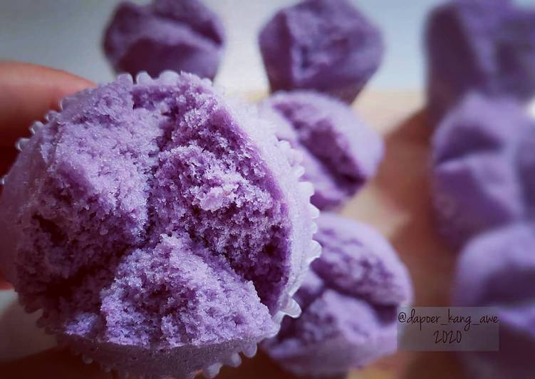 13 Resep: Bolu kukus ubi ungu yang Enak Banget