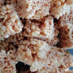 A picture of Rice Krispie Treats Old school.