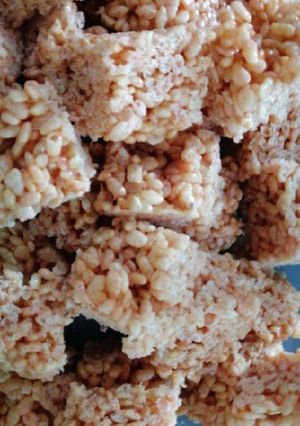 A picture of Rice Krispie Treats Old school.