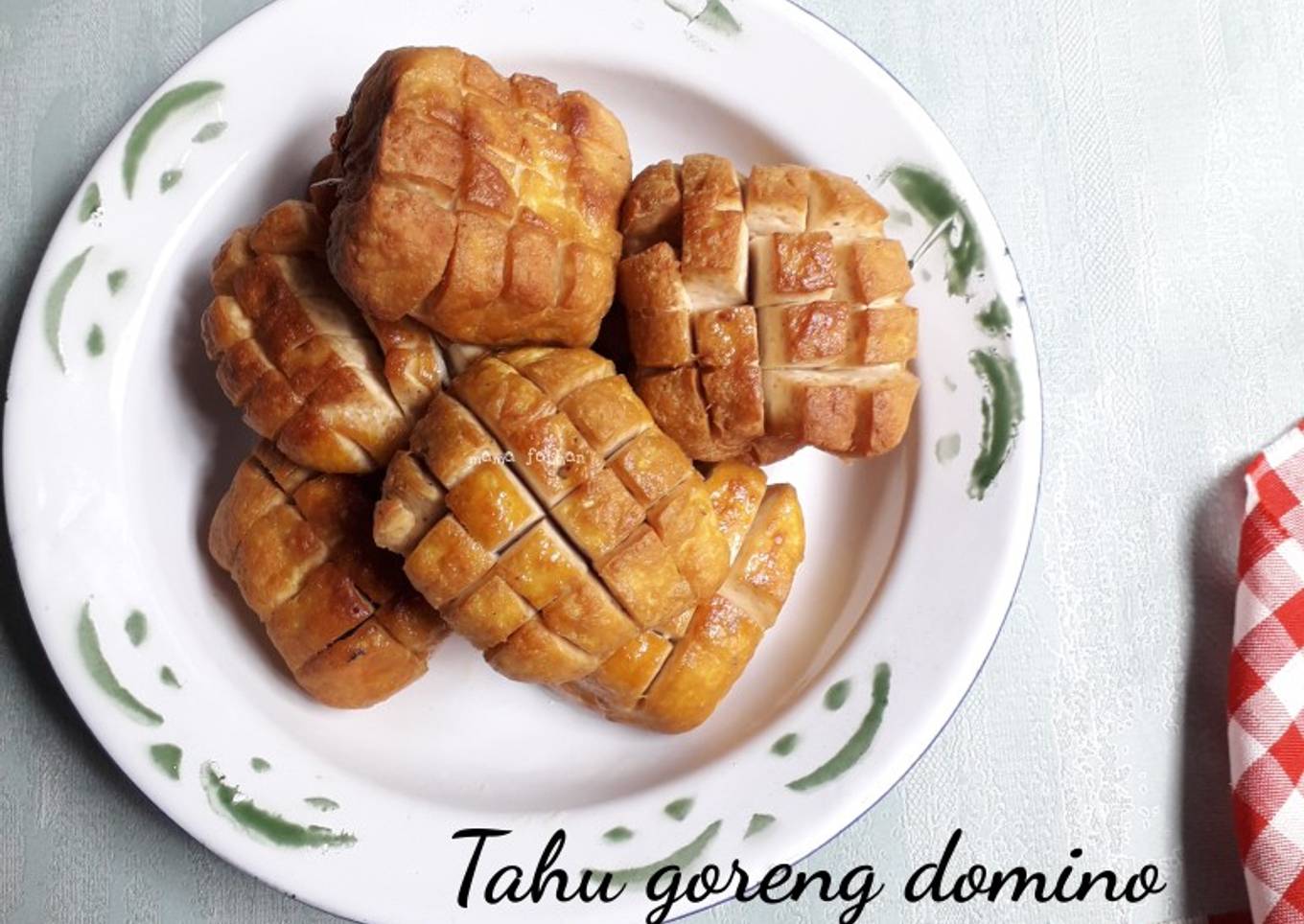 Tahu goreng domino