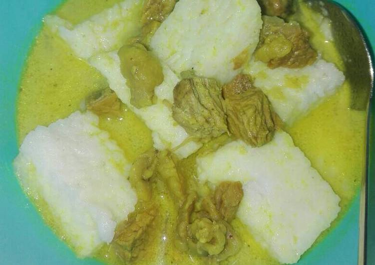 Empal gentong khas cirebon dan lontong magicom π