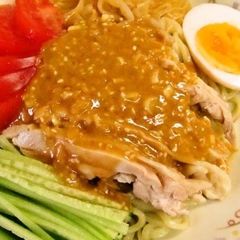 A picture of Szechuan Chicken Over Chilled Noodles (Bàng Bàng jī liáng miàn).