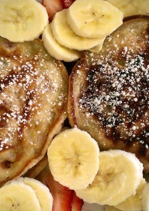 A picture of Strawberry Banana Pancakes.