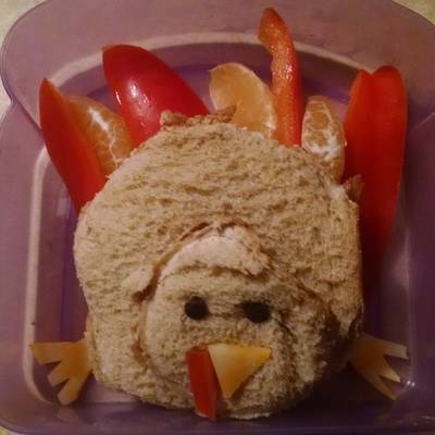 Make an Easy Turkey Sandwich Bento