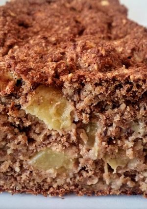 Une photo de Cake aux flocons d'avoine et aux pommes (vegan)