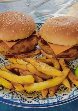 A picture of Potato Filled Chicken Cheese Burger.