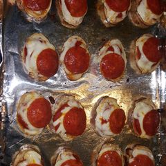 A picture of Mini Pizzas.