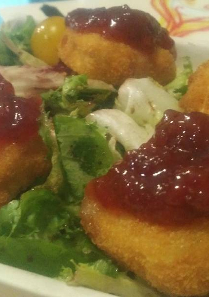 Una foto de Delicia de Rulo de cabra con mermelada de frambuesa