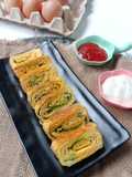 Telur gulung isi mie dan bayam