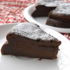 A picture of Simple & Easy Lavish Gateau au Chocolat.