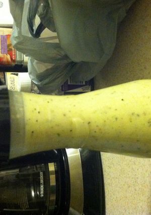 A picture of Olive Garden Salad Dressing.