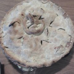 A picture of Chrissys apple pie.