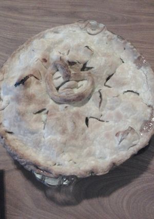 A picture of Chrissys apple pie.