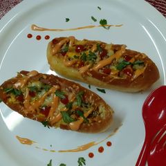 A picture of Cheesy paneeri hot dog.